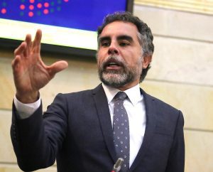 En debate de Armando Benedetti, piden auditar dinero que se gira a EPS para prevención de consumo de drogas