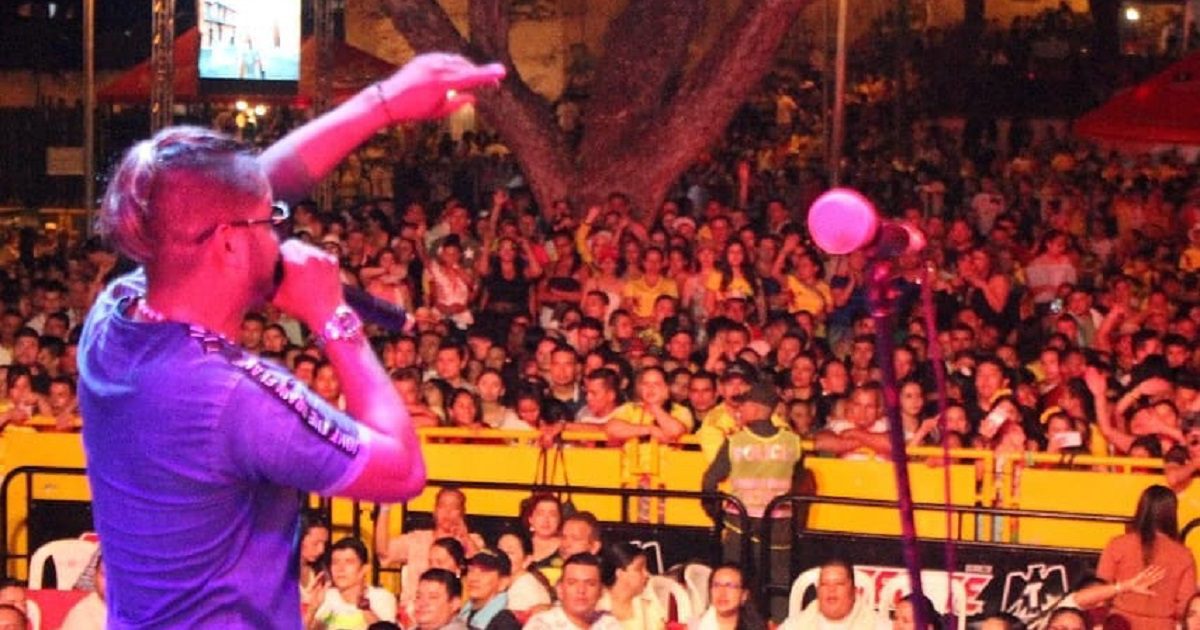 La impactante historia del cantante que vivió varios años en la Calle del Cartucho