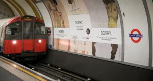 Reparten desodorantes gratis en el metro de Viena para combatir los malos olores