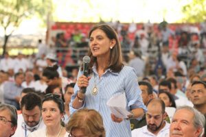 Ministra de Transporte en el Primer taller Construyendo país en Girardot