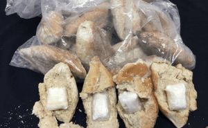 Hallan en un aeropuerto bolillos o panes rellenos de cocaína que viajaban a California