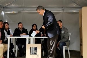 Presidente Duque votó la Consulta Anticorrupción en la Plaza de Bolívar