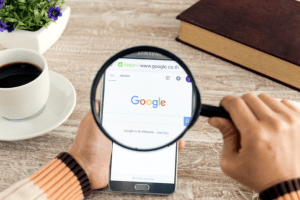 Cómo borrar todo tu pasado registrado en Google y Bing usando el servicio gratuito de «Forget.me»