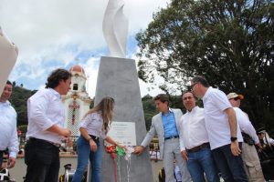 IDEA y Gobernación de Antioquia entregaron en Fredonia Escultura “La Libertad”