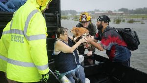‘Florence’ continúa su avance por EEUU, ya como tormenta tropical