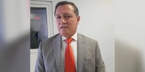 Congelar salarios de servidores públicos sería inconstitucional: pdte. del Senado
