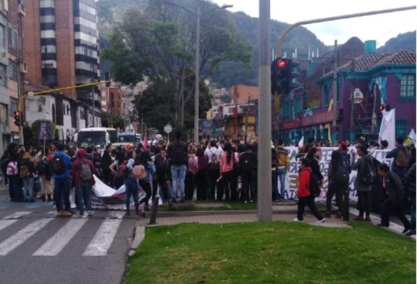 Protestas estudiantiles paralizan el centro de Bogotá