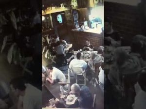 Video: Robo a mano armada se registra en local comercial de El Poblado en Medellín