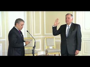 Pdte. Duque posesiona a Alejandro Ordóñez como embajador de Colombia en la OEA
