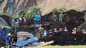 Reportan que aumenta a 35 el número de muertos por el sismo en Japón