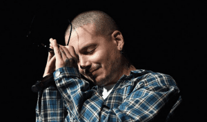 El totazo que se dio J Balvin durante un concierto en Nueva York