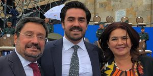 Gabriel Santos y su celebración de la confiscación de la dosis mínima.