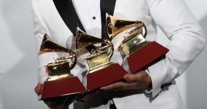 Cómo funcionan y quiénes están detrás de los premios Grammy Latino