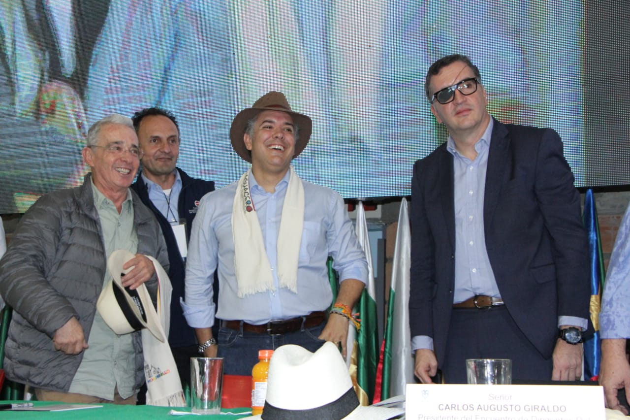 Mauricio Tobón sigue recibiendo reconocimientos
