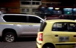 La historia del tiroteo tras robo de un carro de gama alta