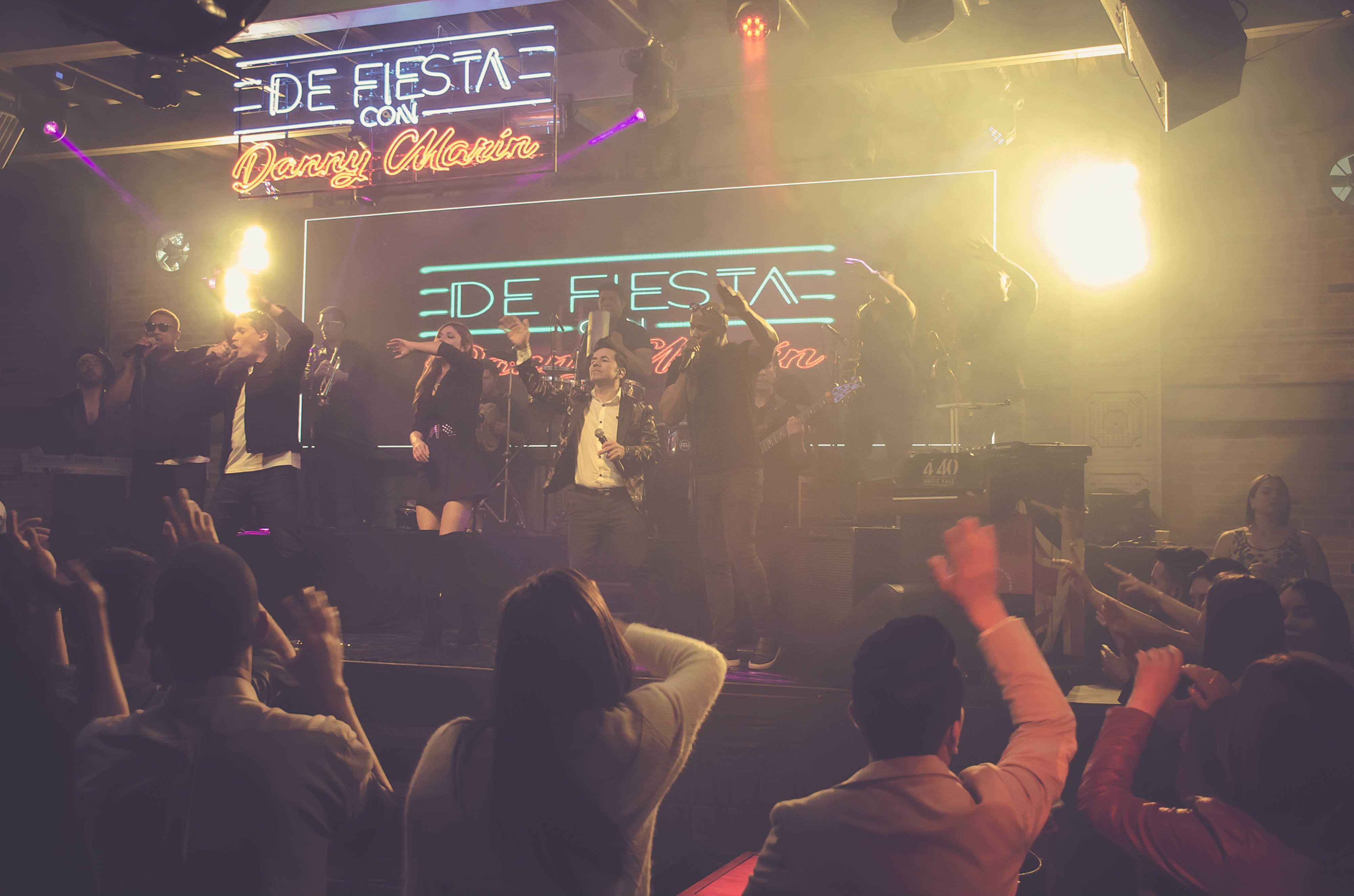 Con 'Mujer de carne y hueso', Gustavo Rodríguez armó la rumba en De Fiesta con Danny