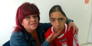 Retiran parte del cráneo de un hincha de Santa Fe agredido por barristas de Millonarios