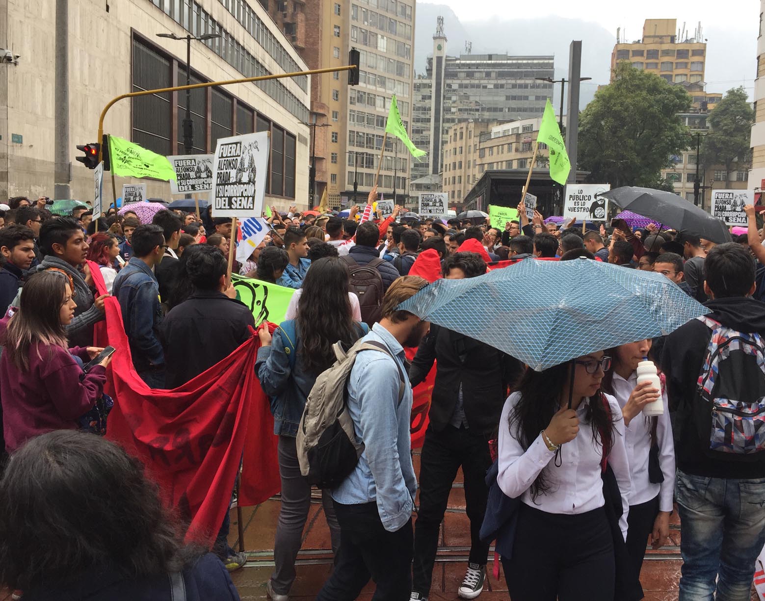 Protesta estudiantil en Bogotá para impactar la movilidad y el viaje en hora punta
