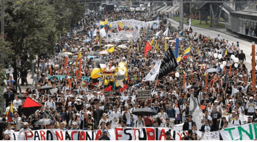 El líder social Ronald Mayorga lamentó que jóvenes del pacifico colombiano no tengan acceso a una educación de calidad