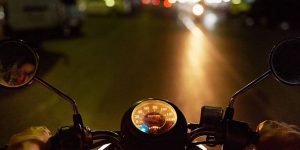 Buscan motociclista que atropelló niño de ocho años en Bogotá