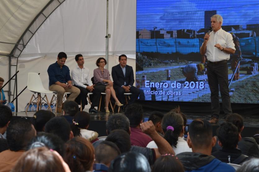 Más de mil familias víctimas del conflicto recibieron vivienda