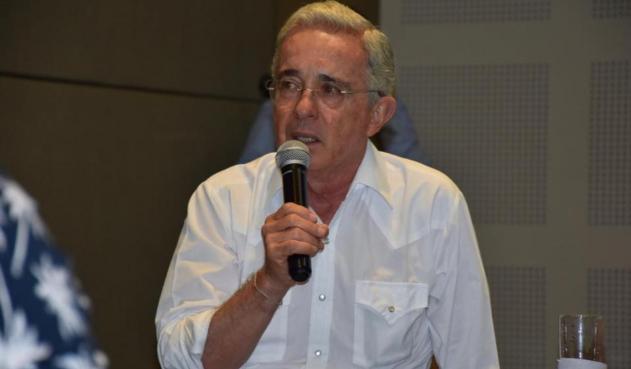 Uribe inició movidas para elegir sus candidatos en comicios de octubre