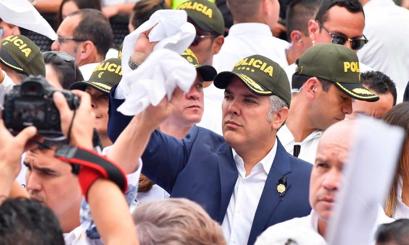 Duque ofrece recompensa de .000 millones para capturar a comandantes del ELN