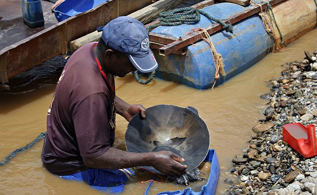 Defender la minería ilegal implicaría aprobar el uso de mercurio