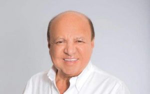 William Ortega demuestra su religiosidad