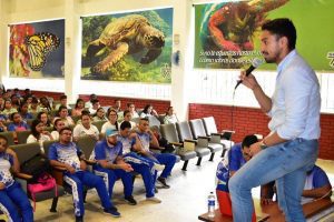 Precandidato Ronald Mayorga en visita al Sena: “La educación pública es la puerta a las oportunidades de los jóvenes”