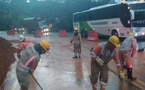 Nuevo Cauca ejecutó limpieza tras deslizamiento en la vía Popayán-Santander de Quilichao