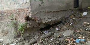 Más de 14 casas en riesgo de colapsar por caudal de arroyo en Soledad, Atlántico