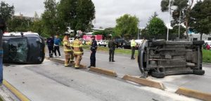 Fuerte accidente en la calle 26 con carrera 80 deja dos heridos