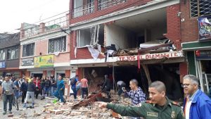 En imágenes | 4 muertos tras explosión en fábrica de tejos en Bogotá