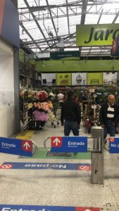 Extraño robo en un Homecenter de Bogotá