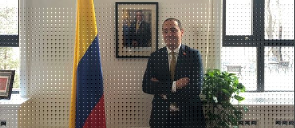Luis Diego Monsalve impulsa la integración de los colombianos residentes en China