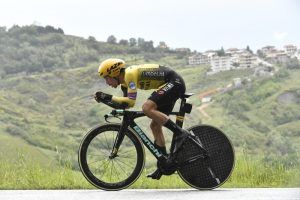 Roglic ganó la CRI y revolcó la general; ‘Superman’ López pinchó y perdió más tiempo