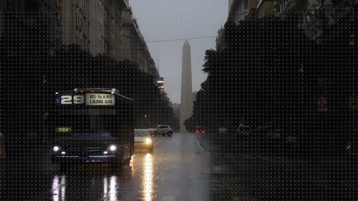 Tras el masivo apagón en Argentina, se restablece el servicio de energía en varias zonas del país