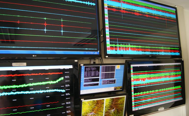 Con Decibeles monitorea tu radio en toda Colombia