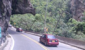 Vía Bogotá-Melgar habilitada tras accidente en la Nariz del Diablo
