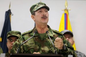 Los militares llevan décadas jugándosela por los civiles