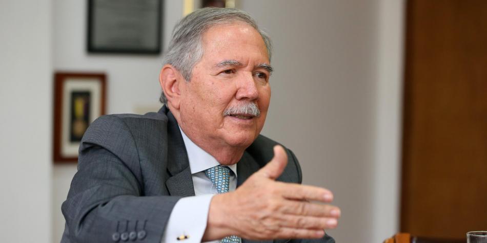 Cámara de Representantes discutirá moción de censura contra ministro de Defensa