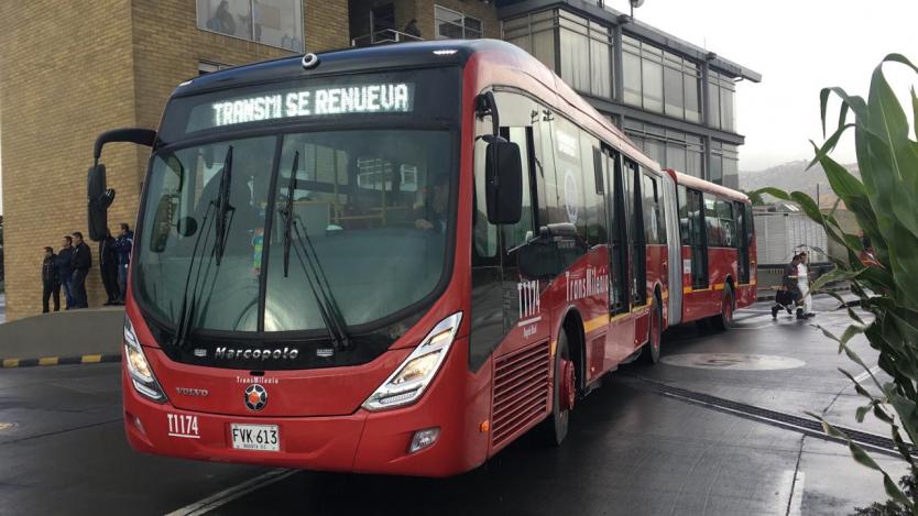 Nuevos buses de Transmilenio empezaron a circular en Bogotá
