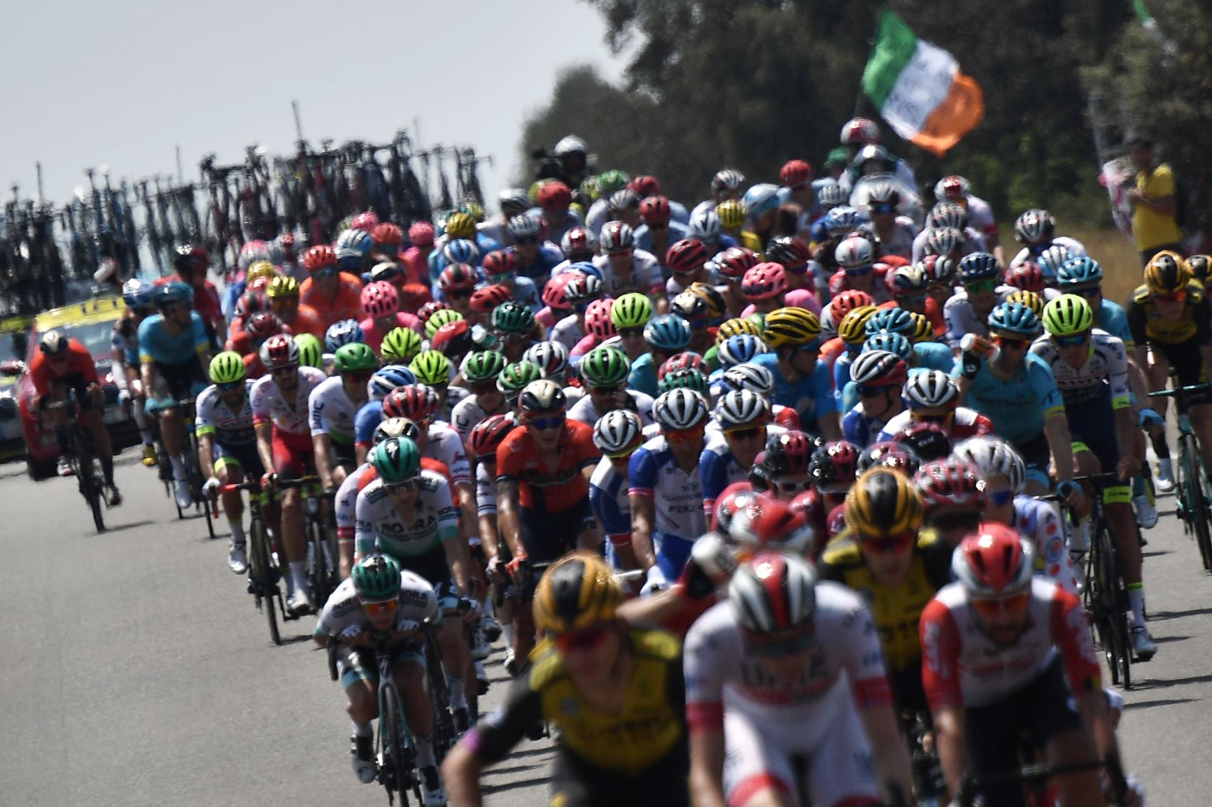 ¿Cuánto tiempo perdió con Egan Bernal el último ciclista de la clasificación general del Tour de Francia?