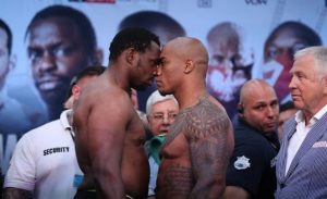 Óscar Rivas perdió el título interino de pesos pesados del CMB ante  Dillian Whyte