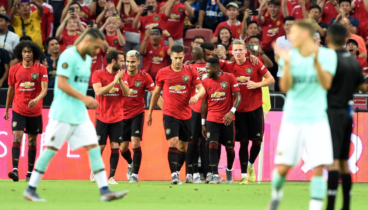 Un juvenil le dio el triunfo al Manchester Utd. ante un flojo Inter de Milán