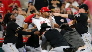 (Video) En batalla campal terminó partido de béisbol de las Grandes Ligas