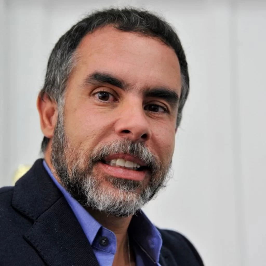 Benedetti: Recogiendo sus pasos en Barranquilla y otros secretos en De Buena Fuente