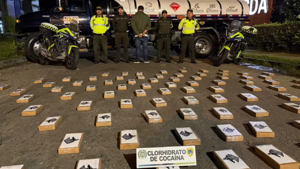 Incautan 370 kilos de cocaína en vía hacia Bogotá