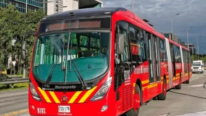 Encontraron un celular en Transmilenio, cobraron por devolverlo y casi terminan en prisión por extorsión